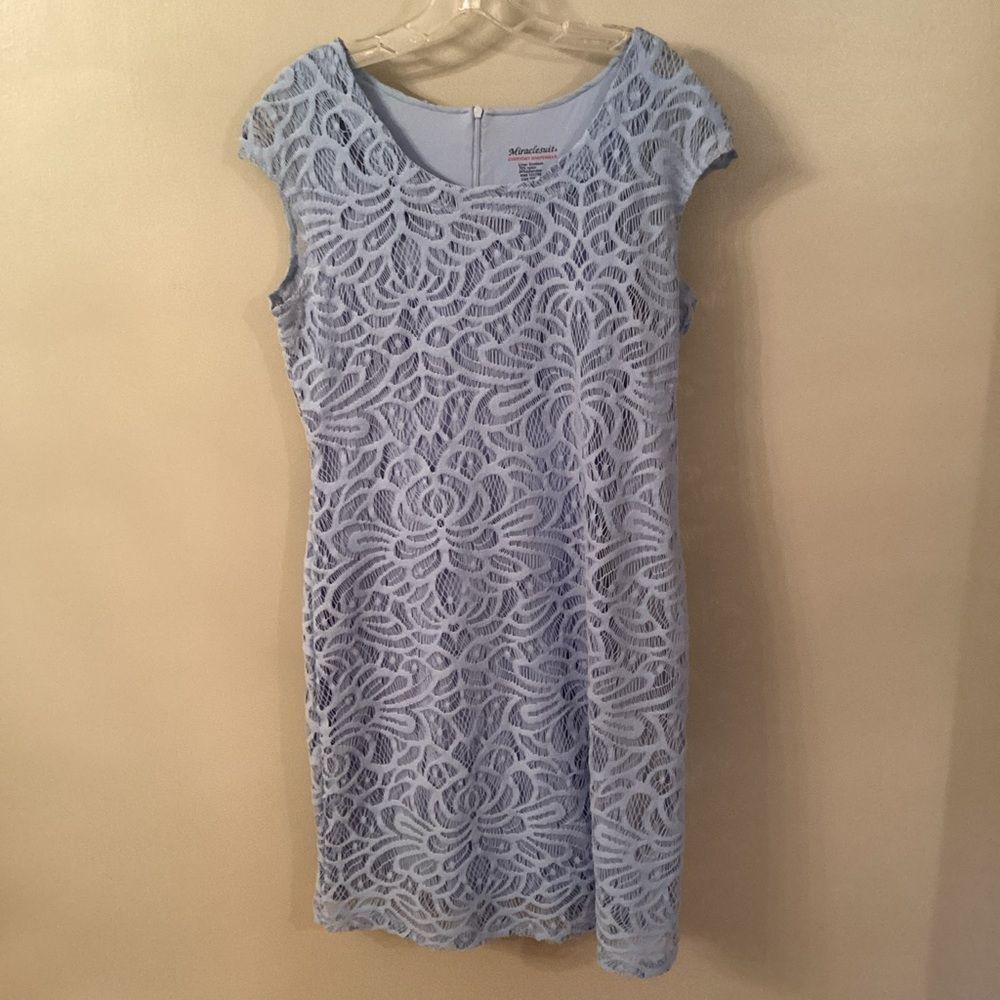 miraclesuit size 8 light blue crochet lace sleeveless dress